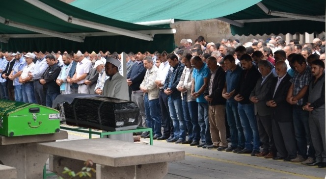 Kayseri Gönüllü Kültür Kuruluşları Hayatını Kaybeden Filistinliler İçin Gıyabi Cenaze Namazı Kıldı