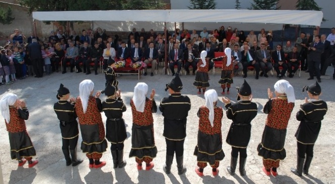 Bolvadin&#039;de İlköğretim Haftası Kutlaması Yapıldı