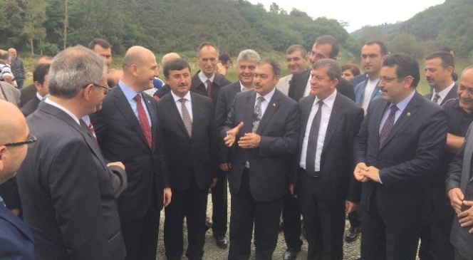Orman Ve Su İşleri Bakanı Veysel Eroğlu Sera Gölü&#039;nde İncelemelerde Bulundu