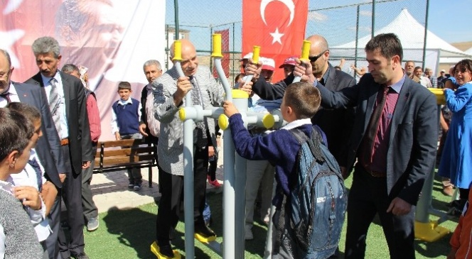 Bünyan Belediyesi Gül Park Spor Kompleksi Ve Çocuk Oyun Parkı Açıldı