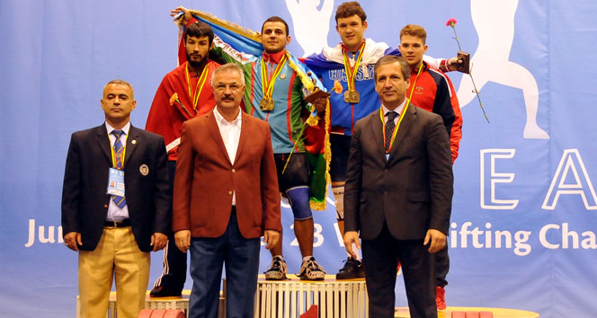 Halterde madalya yağmuru