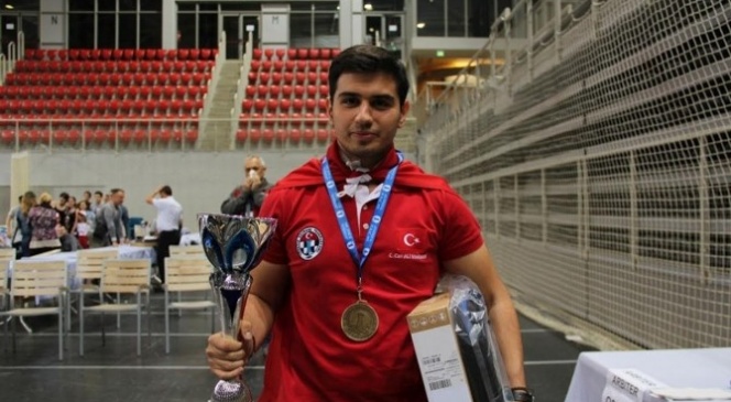 Hataylı Satranç Sporcusu Marandi 5. Kez Avrupa Şampiyonu Oldu