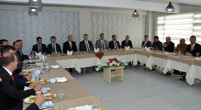 Gümüşhane'de Yeni Eğitim Öğretim Yılının İlk İstişare Toplantısı Yapıldı