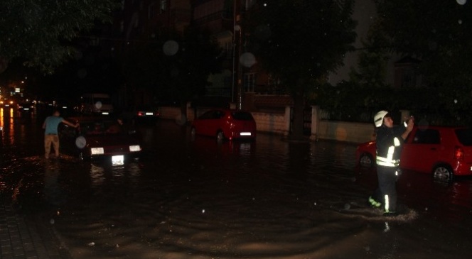 Karaman'da Sağanak Yağış Etkili Oldu
