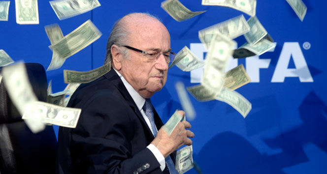 Sepp Blatter&#039;e şok haber!