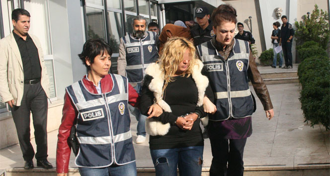 Eskort siteleri üzerinden fuhuş yaptıran çete çökertildi