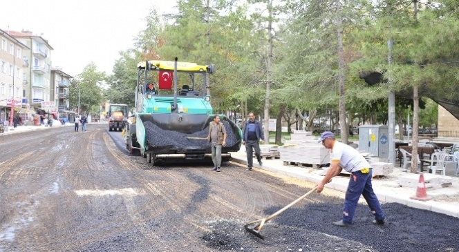 Karaman Belediyesi İmaret Caddesindeki Çalışmaları Tamamlıyor