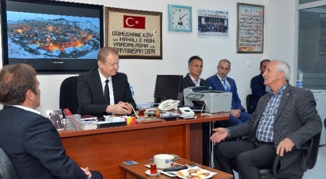 Vali Yavuz'dan Muhtarlar Günü Ziyareti