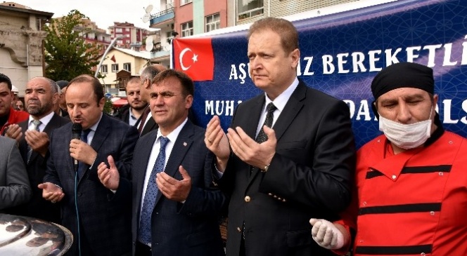 Gümüşhane'de 2 Bin Kişiye Aşure Dağıtıldı