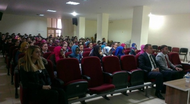 Akdağmadeni İlçesinde Lise Öğrencilerine “Irade Eğitimi” Semineri Verildi