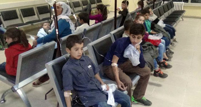 Yedikleri yemek zehir oldu!