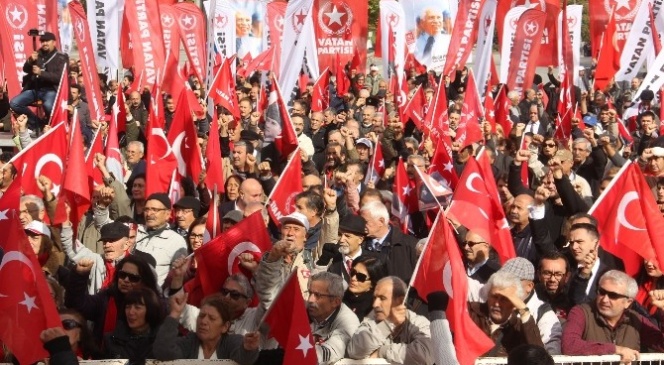 Perinçek Solotürk Eşliğinde Miting Yaptı
