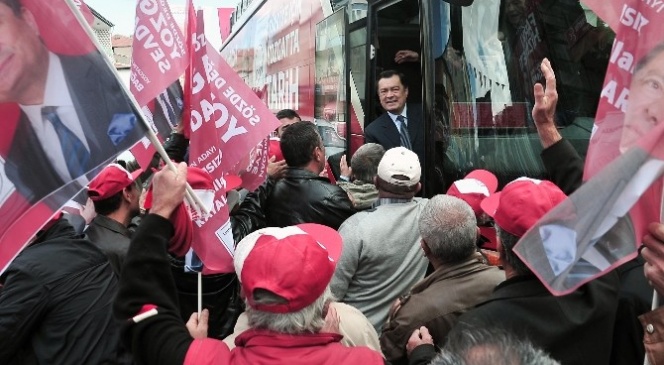 Yozgat Bağımsız Milletvekili Adayı Kayalar Şefaatli İlçesinde Coşkuyla Karşılandı
