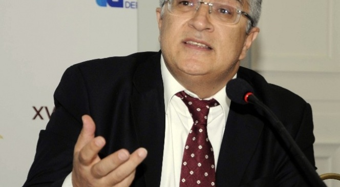 Bel Ağrısı Sanatçı Suna Pekuysal Hastalığı Denilince Önemseniyor