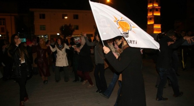 AK Parti Yozgat&#039;ta 4 Milletvekili Çıkarmanın Sevincini Yaşadı