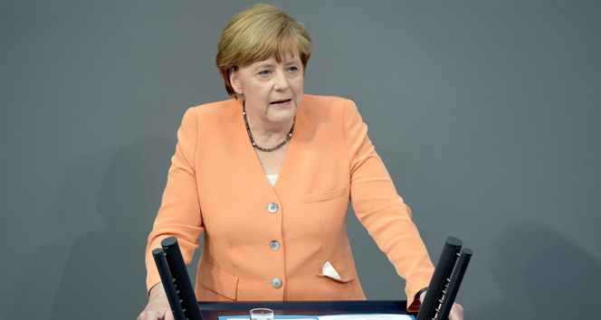 Merkel Türkiye&#039;ye karşı tavrını açıkladı