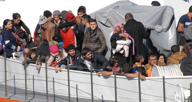 İzmir’de 32 kaçak göçmen yakalandı