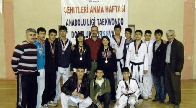 Sorgunlu Tekvandocular Türkiye Şampiyonasına Hazırlanıyor