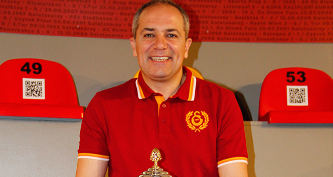 Başantrenör Ekrem Memnun istifa etti