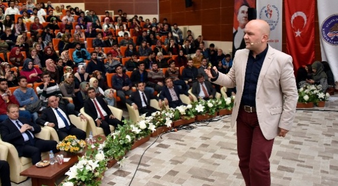 Tarihçi Talha Uğurluel Gümüşhane'de