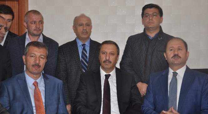 AK Parti Milletvekilleri Halk Gününde Vatandaşlarla Buluştu