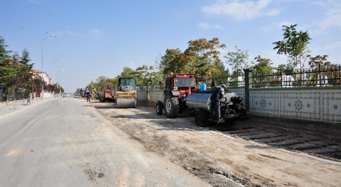 Karaman Belediyesi Yol Çalışmalarına Devam Ediyor