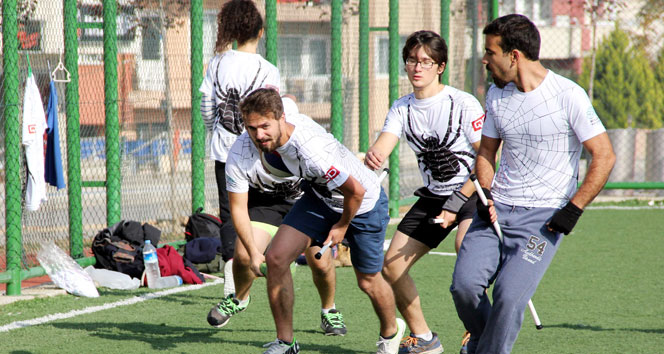 Harry Potter'ın uçan süpürgeli efsanevi maçı gerçek oldu