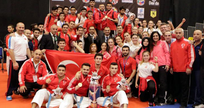 Milliler Endonezya’da tarih yazdı