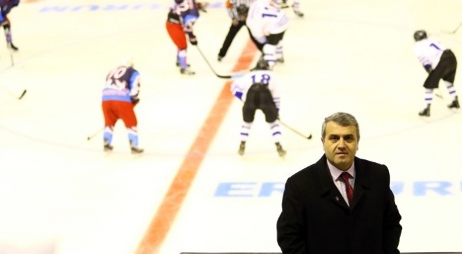 Buz Hokeyinde 4 Hakem Dönemi