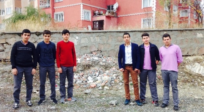 Yozgat Atatürk Lisesi Öğrencileri Bozuk Yolların Yapılması Ve Çevre Düzenlemesi İçin Belediyeden Yardım Bekliyor