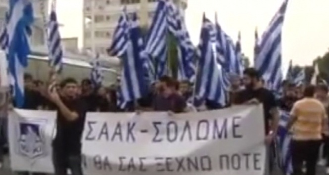 Fanatik Rumlardan Türk tarafına taşlı saldırı