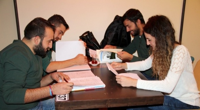 (Özel Haber) Bu Kafede Ders Çalışana Çay Bedava