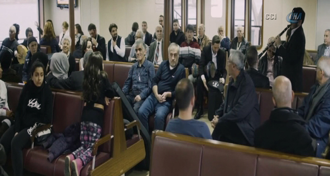 Üsküdar Belediyesi’nden vatandaşlara vapurda 'katibim' sürprizi