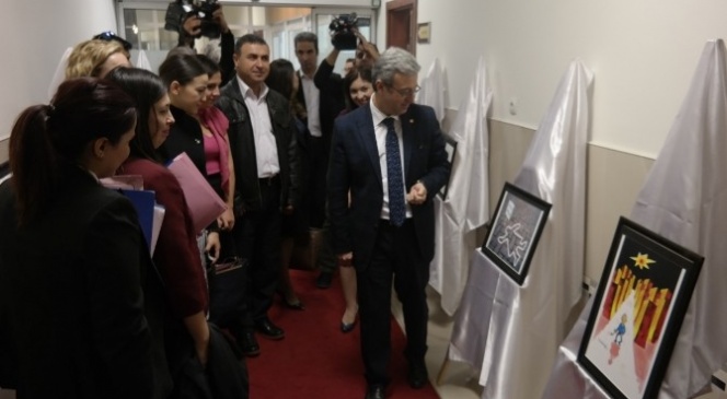 Mersin Barosu'ndan Çocuk Hakları Karikatür Sergisi