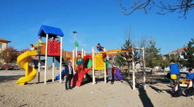 Mehmet Tanrıkut Parkı Yenilendi