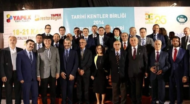 Başkan Saraçoğlu Tarihi Kentler Birliği&#039;nin Encümen Toplantısı&#039;na Katıldı