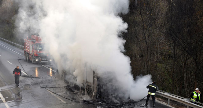Sıfır otobüs alev alev yandı