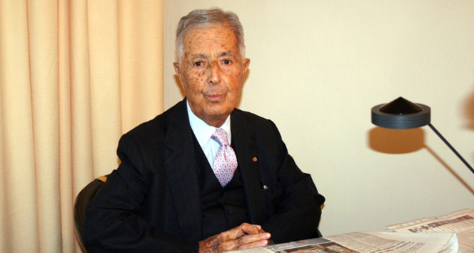 Ünlü siyasetçi Kamran İnan hayatını kaybetti