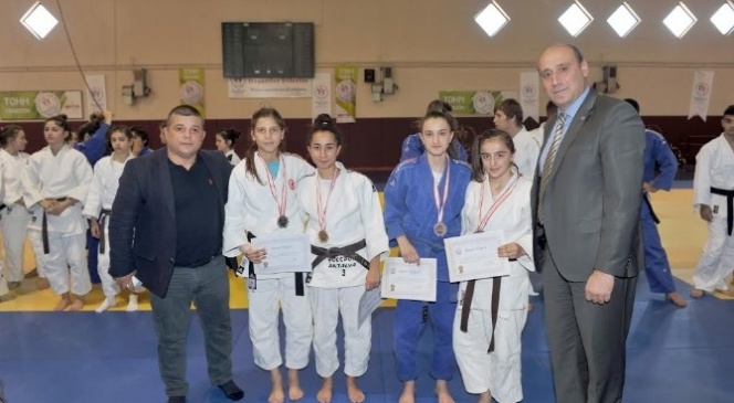 Trabzon&#039;da Okul Sporları Judo Müsabakalarıyla Başladı