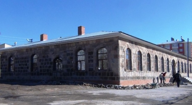 (Özel Haber) 1925 Yılında Erciş&#039;te Yaptırılan Okul Binası Yeniden Eğitime Kazandırıldı