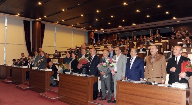 Başkan Gümrükçüoğlu&#039;ndan Büyükşehir Belediye Meclisi Üyesi Öğretmenlere Sürpriz