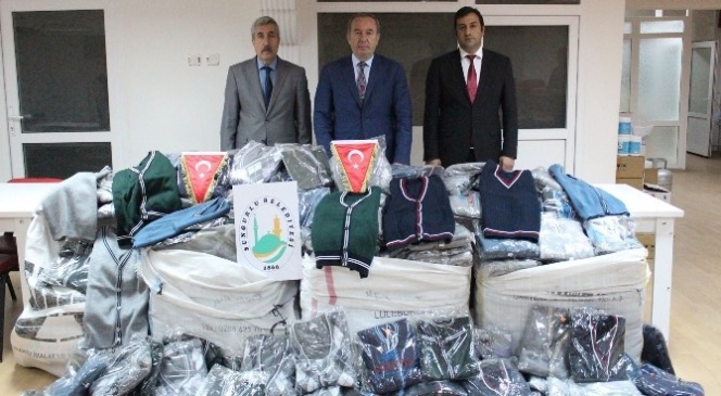 Sungurlu&#039;dan Türkmenlere Kışlık Giyecek Yardımı