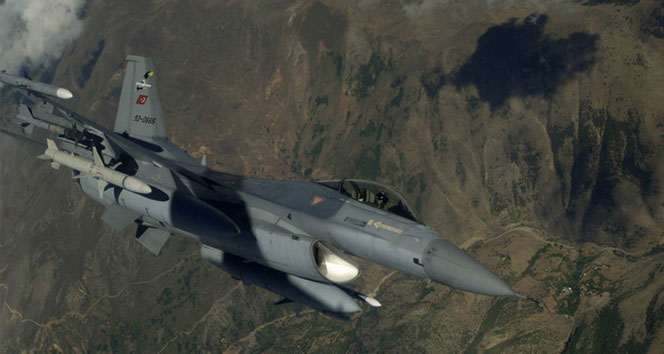 Hakkari&#039;de PKK hedeflerine hava harekatı