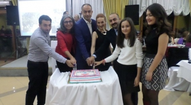 Bahçeşehir Öğretmenler Gününü Ayvalık&#039;ta Kutladı
