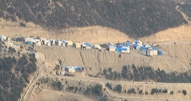 250 Türkmen Güveççi köyü sınırına sığındı
