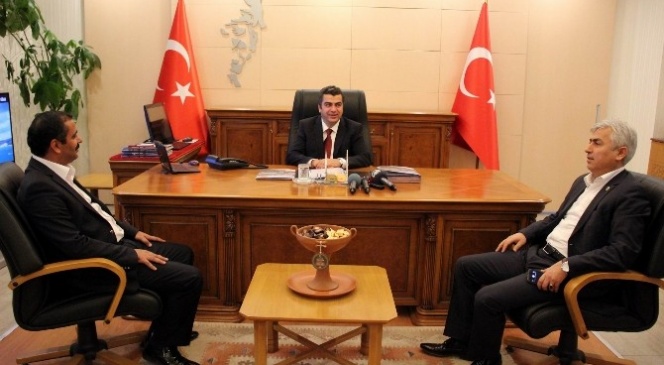 Sağlık-Sen Genel Başkanı Memiş Vali Orhan Düzgün&#039;ü Ziyaret Etti