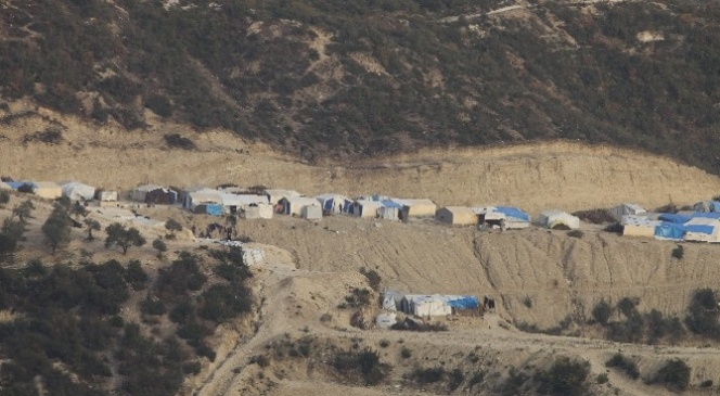 250 Türkmen Güveççi Köyü Sınırına Sığındı