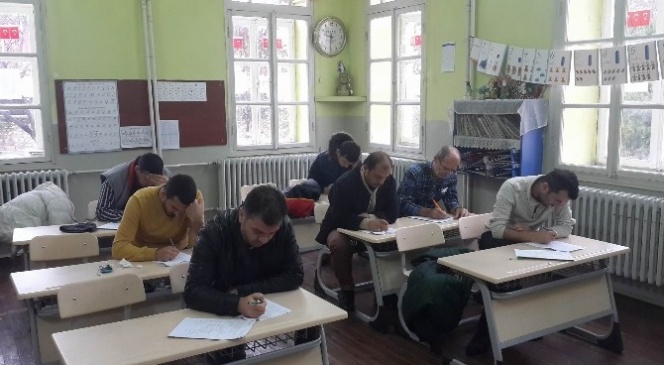 Eğitim Bir-Sen&#039;den Memur-Şeflik Sınavına Hazırlık Deneme Sınavı