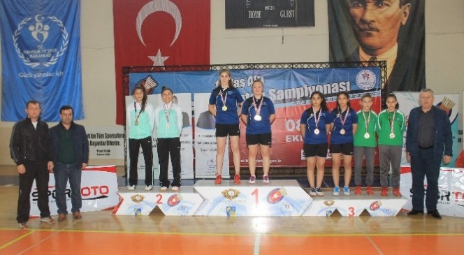 15 Yaş Altı Türkiye Badminton Şampiyonası Karaman'da Sona Erdi