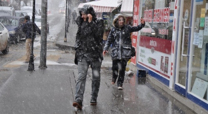 Kırıkkale&#039;de Kar Yağışı